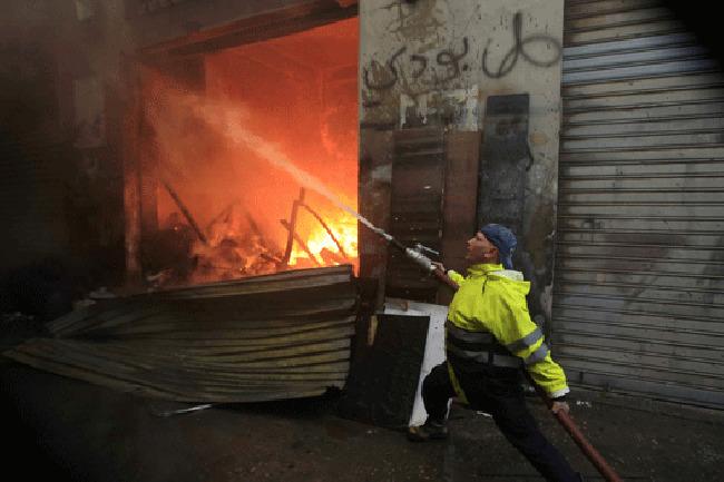 مصرع فلسطينيين في حريق بالمدينة الصناعية في صيدا اللبنانية