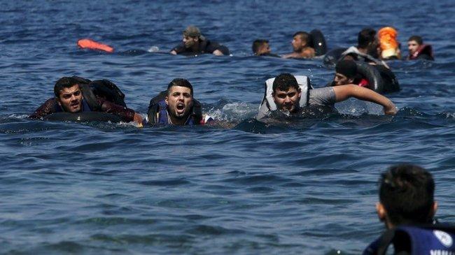 حاولوا الوصول الى اليونان.. انقاذ 13 مهاجراً فلسطينياً من الغرق