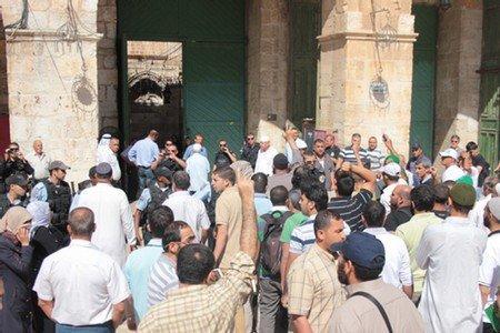 المقدسيون دون سن 50 ممنوعون اليوم من دخول الأقصى