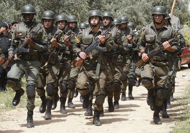 قيادي في حماس يحذر من استهداف أجهزة أمن السلطة