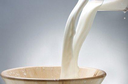 دراسة: كثرة تناول الحليب قد تتسبب بالوفاة
