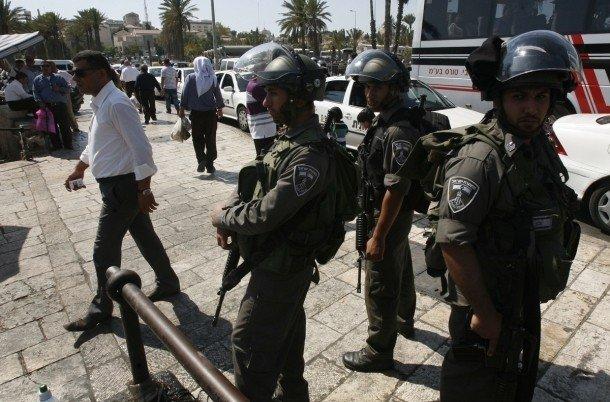 قوات الاحتلال تعتقل19 مواطنًا بينهم طفلان من الضفة