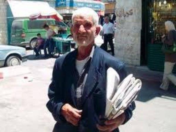 ابو خليل يفارق الحياة ..وفاة اقدم بائع صحف في نابلس ابو خليل يفارق الحياة ..وفاة اقدم بائع صحف في نابلس
