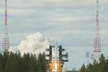 روسيا تطلق أول صاروخ فضائي منذ الحقبة السوفياتية