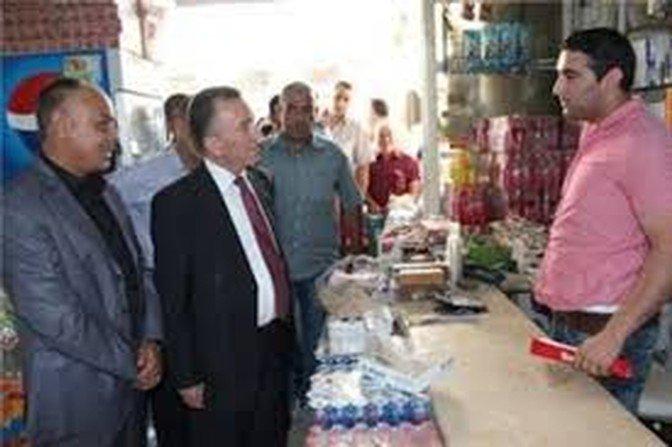وزارة الاقتصاد تتلف 15 طن سلع غذائية فاسدة خلال شهر رمضان