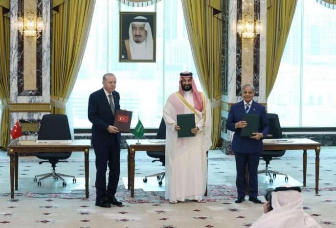 قراءة تحليلية في اتفاق مكة للدفاع المشترك.. اتفاق مؤقت أم تحالف إقليمي؟ قراءة تحليلية في اتفاق مكة للدفاع المشترك.. اتفاق مؤقت أم تحالف إقليمي؟