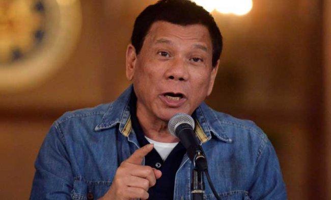 الرئيس الفلبيني يعتبر النواب الاوروبيين “مجانين”