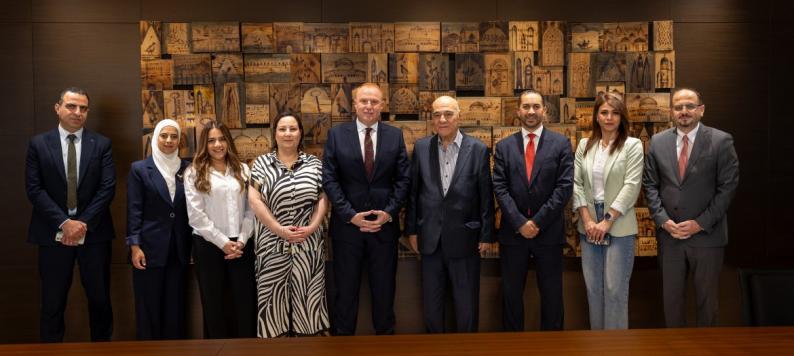 بحضور رئيس مجلس إدارة البنك .. بنك القدس ومستشفى المطلع يجددان شراكتهما للعام الرابع لدعم شهر التوعية بسرطان الثدي