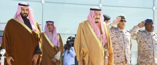 رويترز: الملك سلمان قد يتنازل عن العرش لابنه