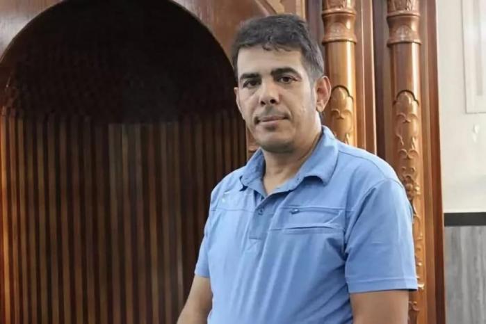سلطات الاحتلال تسلم مقدسيًا قرارًا بإبعاده عن الأقصى سلطات الاحتلال تسلم مقدسيًا قرارًا بإبعاده عن الأقصى