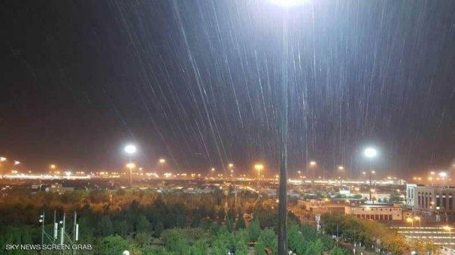 يوم التروية.. أمطار غزيرة على مكة عشية الوقوف بعرفة