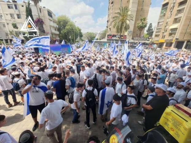 انطلاق مسيرة الاعلام الاستفزازية في مدينة اللد انطلاق مسيرة الاعلام الاستفزازية في مدينة اللد