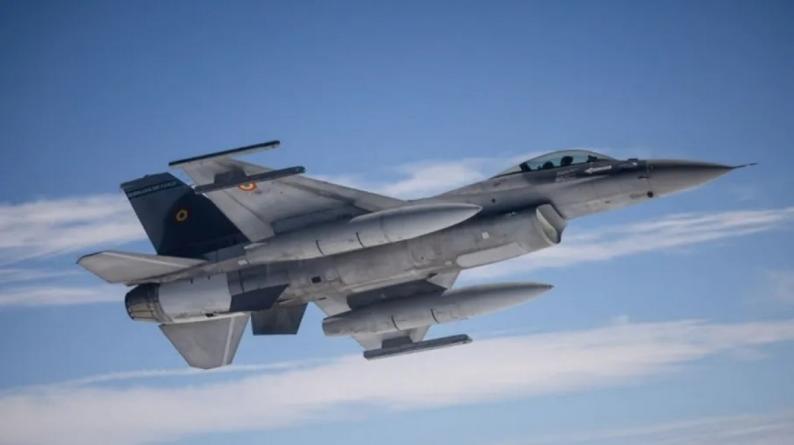 تحطم مقاتلة أمريكية من طراز "F-16" في ألمانيا ونجاة طيارها تحطم مقاتلة أمريكية من طراز "F-16" في ألمانيا ونجاة طيارها