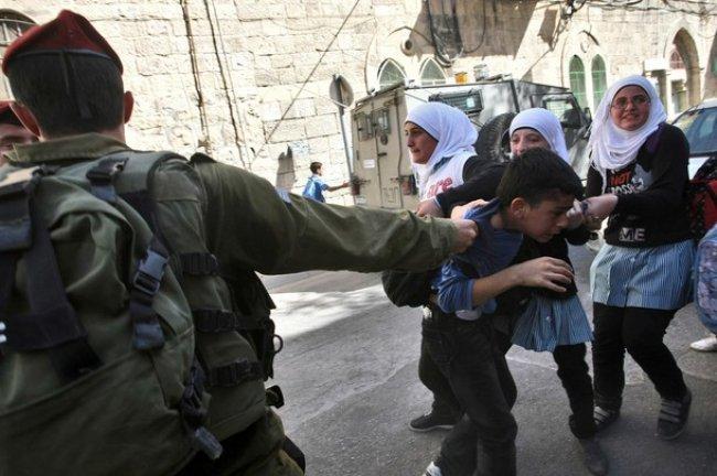 القدس: الحكم بالسجن على 5 قاصرين والحبس المنزلي لآخرين