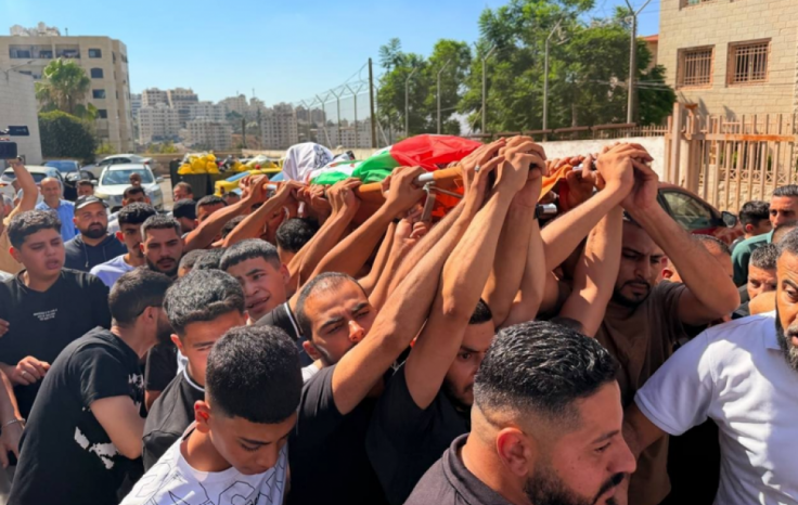 نابلس تشيع جثمان الشهيد الطفل اسلام عجوري إلى مثواه الأخير نابلس تشيع جثمان الشهيد الطفل اسلام عجوري إلى مثواه الأخير