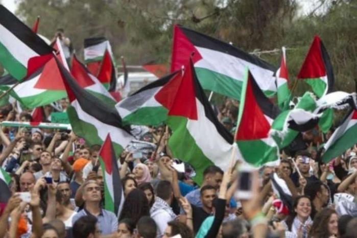 فلسطين حاضرة في مظاهرات اليونان ضد الاستغلال والاضطهاد