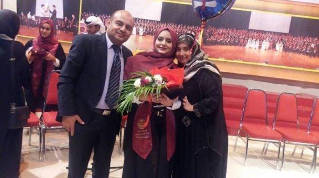 طالبة فلسطينية الأولى على الإمارات في الثانوية العامة