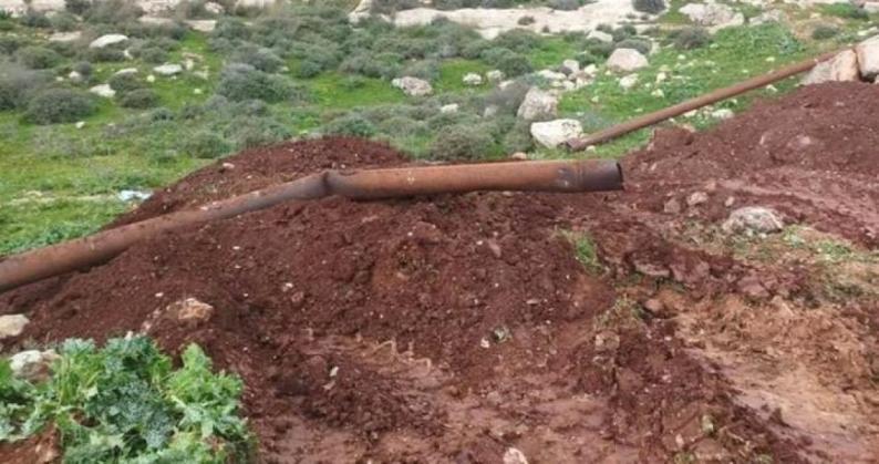 مستوطنون يدمرون خط مياه للشرب في الرشايدة جنوب شرق بيت لحم مستوطنون يدمرون خط مياه للشرب في الرشايدة جنوب شرق بيت لحم