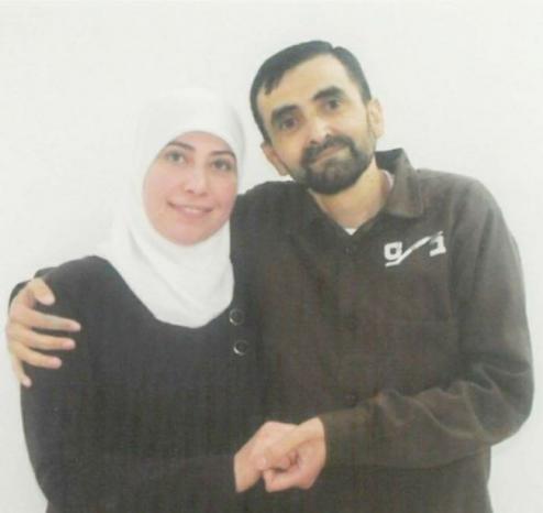 بعد 3 سنوات.. بسام السايح .. المقاوم &quot;المُبتسم&quot; يلتقط &quot;صورة العمر&quot; مع زوجته