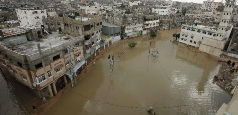 خاص لـ "وطن": بالفيديو... المهندس مطر يبتكر طريقة لتنقية مياه الصرف الصحي في غزة خاص لـ "وطن": بالفيديو... المهندس مطر يبتكر طريقة لتنقية مياه الصرف الصحي في غزة