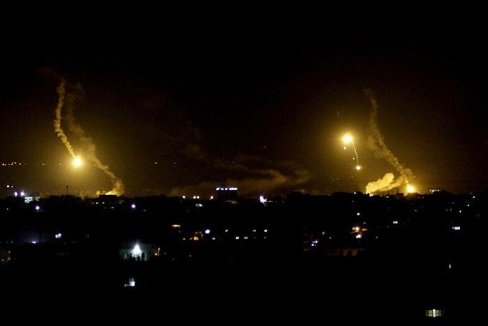 طائرات الاحتلال تنفذ عدة غارات على مواقع في قطاع غزة