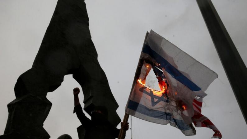 حزب يساري ألماني يجهض قانون حظر حرق العلم الإسرائيلي