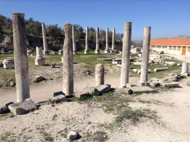 الاحتلال يمنع طواقم بلدية سبسطية من تنفيذ أعمال ترميم في الموقع الأثري