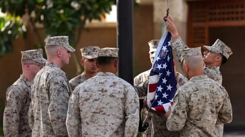 وسائل إعلام أمريكية: إصابة 8 من مشاة البحرية الأمريكية بصاروخ إيراني في مضيق هرمز وسائل إعلام أمريكية: إصابة 8 من مشاة البحرية الأمريكية بصاروخ إيراني في مضيق هرمز