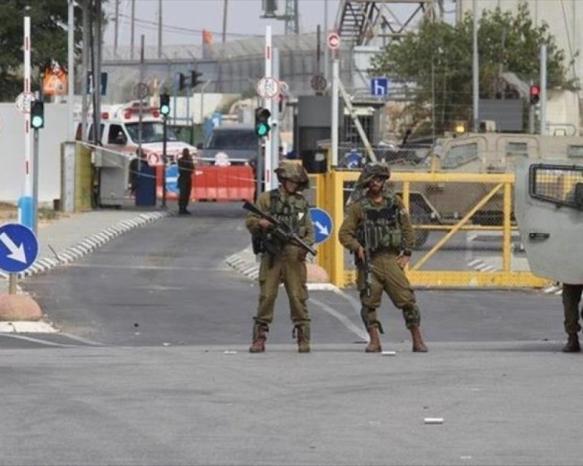 أزمة مرورية خانقة على مداخل القدس جراء تشديد الاحتلال إجراءاته على الحواجز
