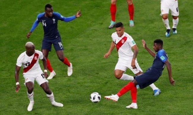 فرنسا تتأهل وتنهي حلم البيرو