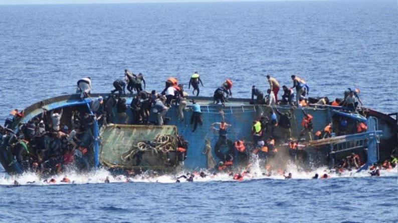 مصرع 34 مهاجرا غرقا بقارب لبناني قبالة الشواطئ السورية