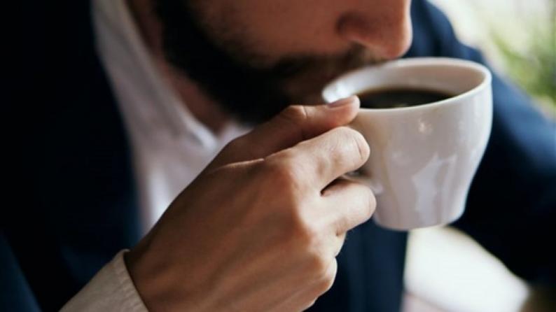 كفيل نارابار قوي  تحذير طبي من شرب القهوة قبل الفطور - وكالة وطن للأنباء