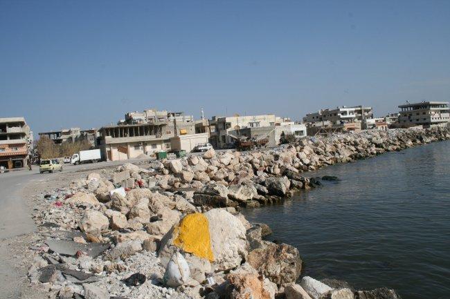 مخيم الرمل في اللاذقية استقرار أمني وأزمات اقتصادية خانقة