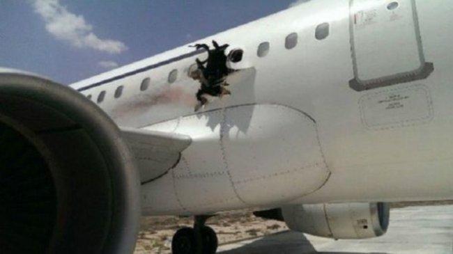 حركة الشباب تتبنى &quot;تفجير قنبلة&quot; بطائرة صومالية قبل ايام