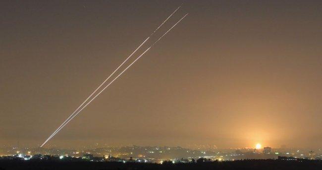 الاحتلال يدعي أن صاروخاً أطلق من غزة وانفجر على الحدود