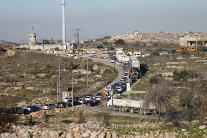 بمبادرة من بشار مصري.. متطوعون ينظمون حركة المركبات ويحدّون من التجاوزات.. وباب المشاركة مفتوح