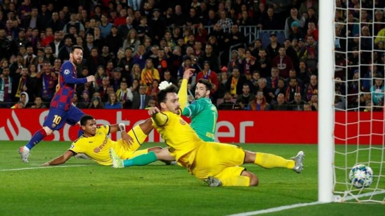 ميسي يقود برشلونة لثمن نهائي دوري الأبطال بثلاثية