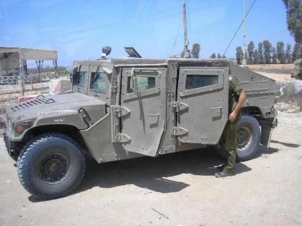 جيش الاحتلال يدعي سرقة مركبة "هامر" من قاعدة عسكرية جنوب البلاد جيش الاحتلال يدعي سرقة مركبة "هامر" من قاعدة عسكرية جنوب البلاد