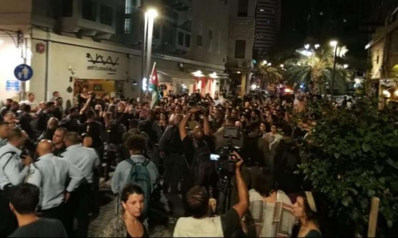 شرطة الاحتلال تقمع وقفة في حيفا منددة بجريمة قتل الشهيد العصيبي