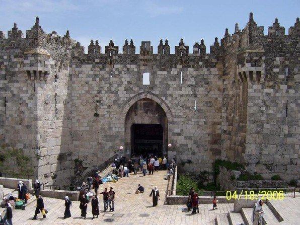 بلدية الاحتلال تفتح مكتبا لها في باب العمود بالقدس بلدية الاحتلال تفتح مكتبا لها في باب العمود بالقدس