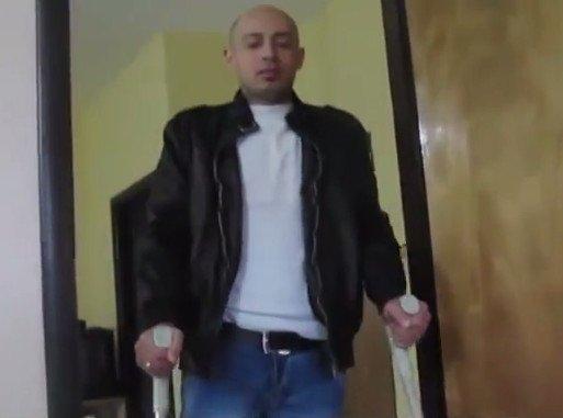 خاص لـ "وطن": بالفيديو... المريض الوحيد بـ "تصلب الأعصاب" في غزة: لم آخذ علاجي يا سيادة الرئيس خاص لـ "وطن": بالفيديو... المريض الوحيد بـ "تصلب الأعصاب" في غزة: لم آخذ علاجي يا سيادة الرئيس