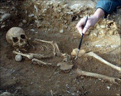 اكتشاف متحجرة لهيكل عظمي للقدم اليسرى للإنسان الأول بجنوب أفريقيا