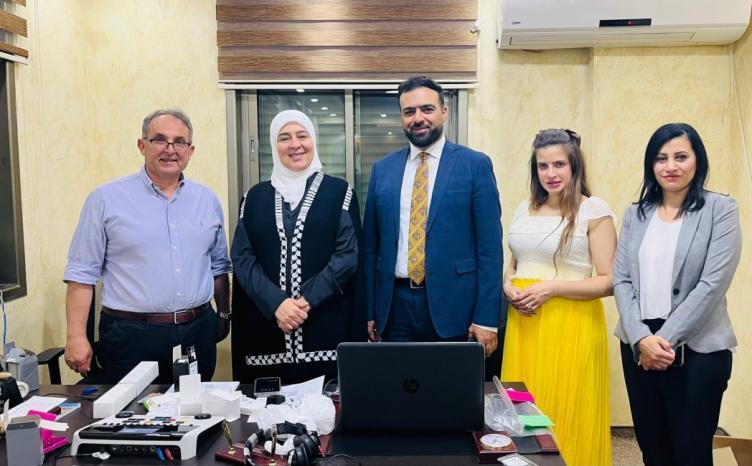 غنام تسلّم سماعات طبية لعشرات المستفيدين وتعيد الأمل لأطفال عائلة كاملة بدعم منpalpay غنام تسلّم سماعات طبية لعشرات المستفيدين وتعيد الأمل لأطفال عائلة كاملة بدعم منpalpay