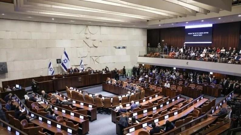 الليكود يسعى لمنع قائمتين عربيتين من خوض انتخابات "الكنيست" الليكود يسعى لمنع قائمتين عربيتين من خوض انتخابات "الكنيست"