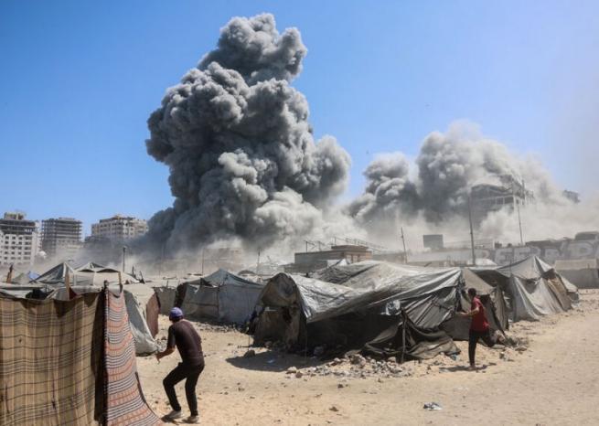 مصابون في قصف للاحتلال شرق مدينة غزة مصابون في قصف للاحتلال شرق مدينة غزة