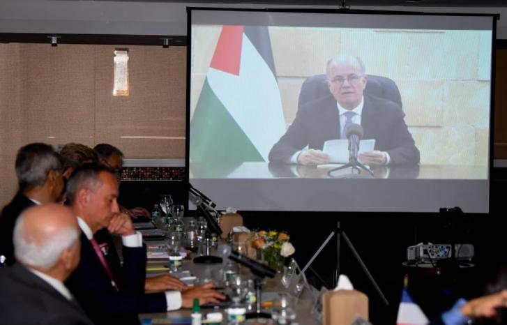 مصطفى: الأولوية الانتقال من الإغاثة الإنسانية إلى التعافي المبكر واستعادة الحياة الطبيعية في غزة. مصطفى: الأولوية الانتقال من الإغاثة الإنسانية إلى التعافي المبكر واستعادة الحياة الطبيعية في غزة.