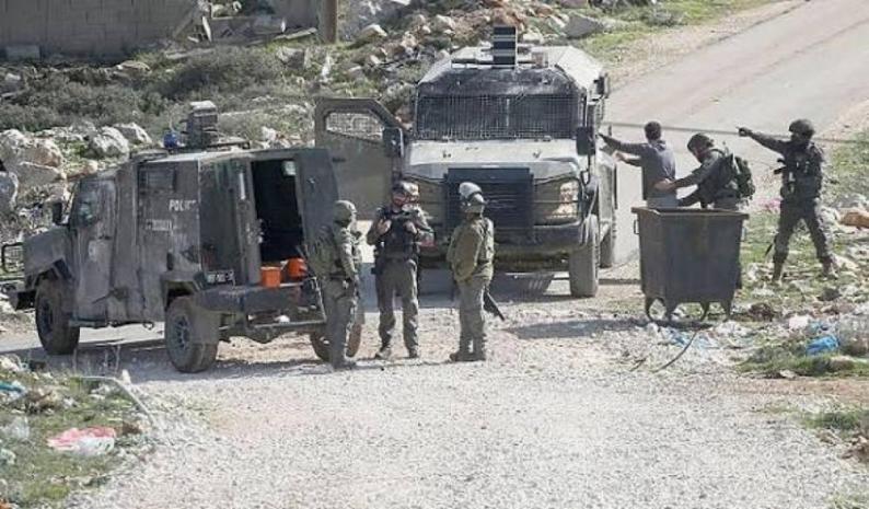 الاحتلال يفرض غرامات مالية على شركة للإفراج عن شاحناتها في طوباس الاحتلال يفرض غرامات مالية على شركة للإفراج عن شاحناتها في طوباس
