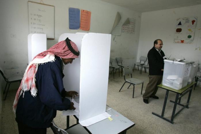 "لجنة الانتخابات" و"الهيئة المستقلة" و"الائتلاف الأهلي" تجدد التعاون لحماية الحريات خلال الانتخابات التشريعية "لجنة الانتخابات" و"الهيئة المستقلة" و"الائتلاف الأهلي" تجدد التعاون لحماية الحريات خلال الانتخابات التشريعية