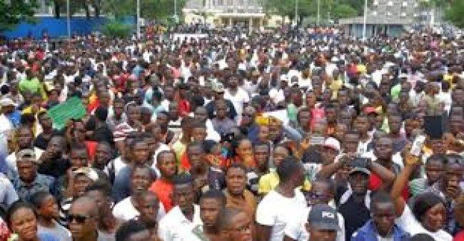 الآلاف ينظمون احتجاجا فى ليبيريا ضد الفساد والتدهور الاقتصادي