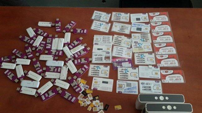 ضبط 380 شريحة اتصال إسرائيلية ممنوعة من التداول في الخليل